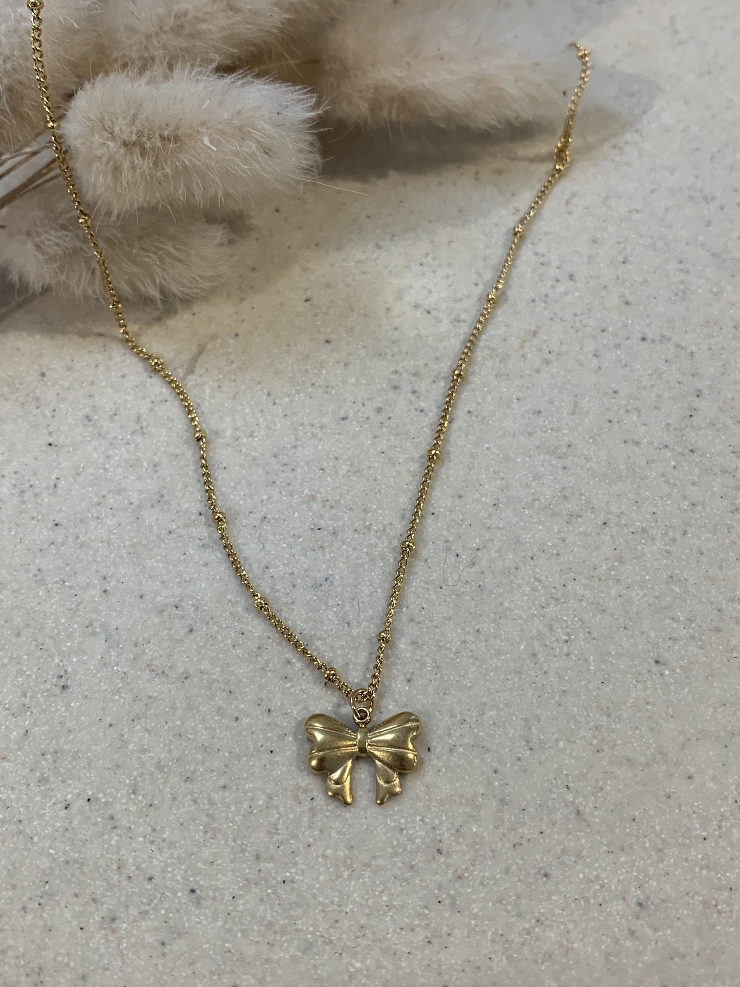 Bow Necklace