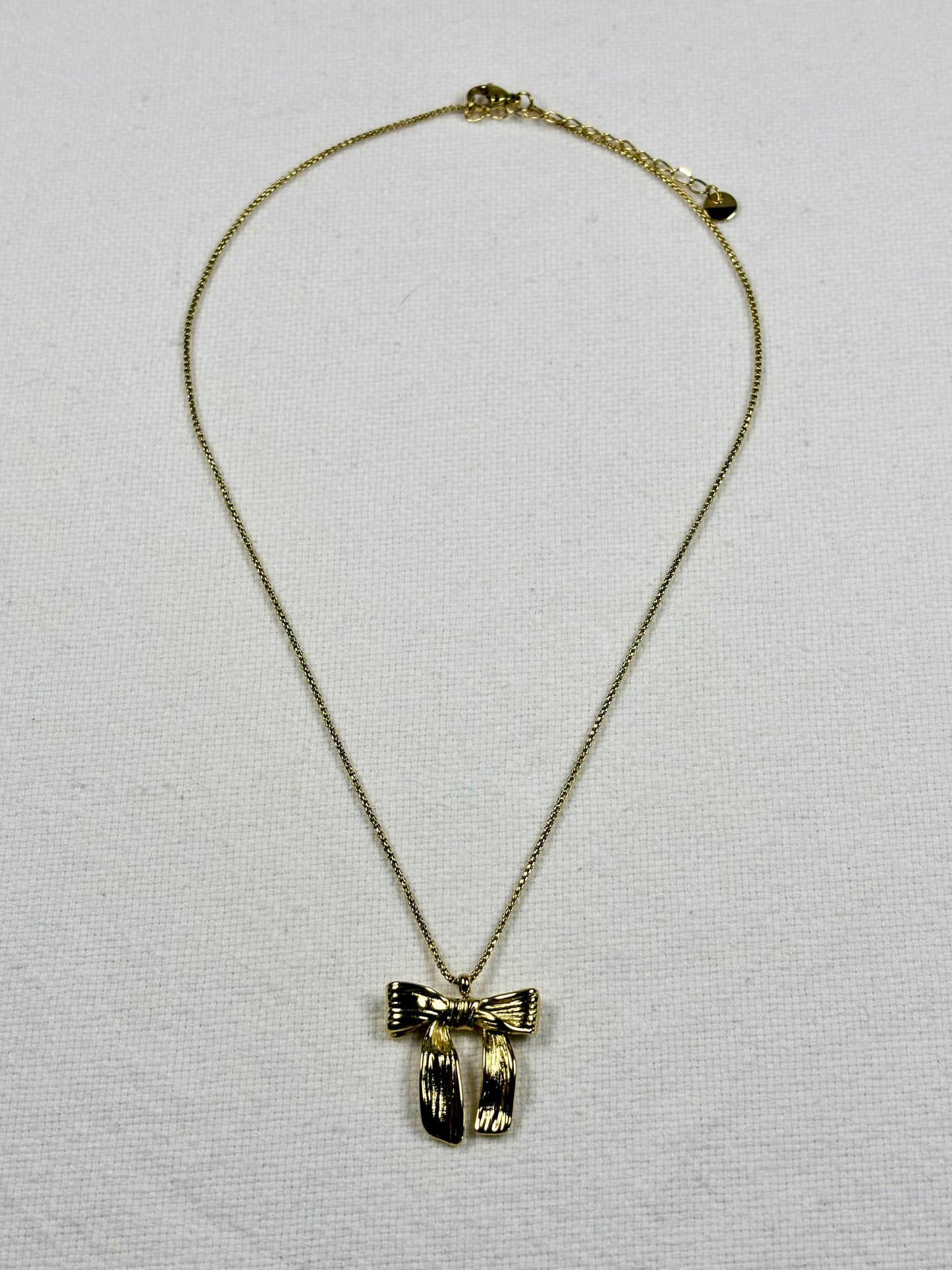 Bow Necklace